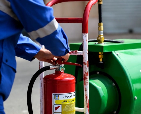شارژ کپسول آتش نشانی در شرق تهران
